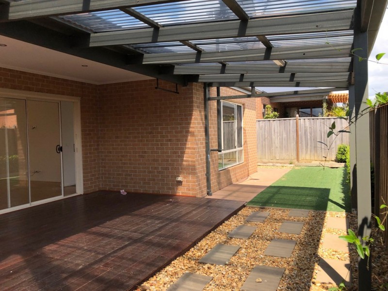 142 Mountainview Boulevard, Cranbourne North VIC 3977