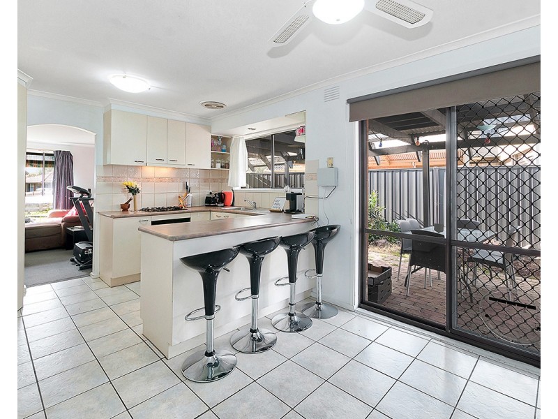 16 Fairbairn Road, Cranbourne VIC 3977