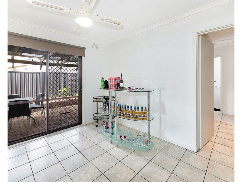 16 Fairbairn Road, Cranbourne VIC 3977