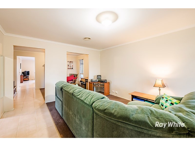 13 Willowbank Place, Cranbourne East VIC 3977