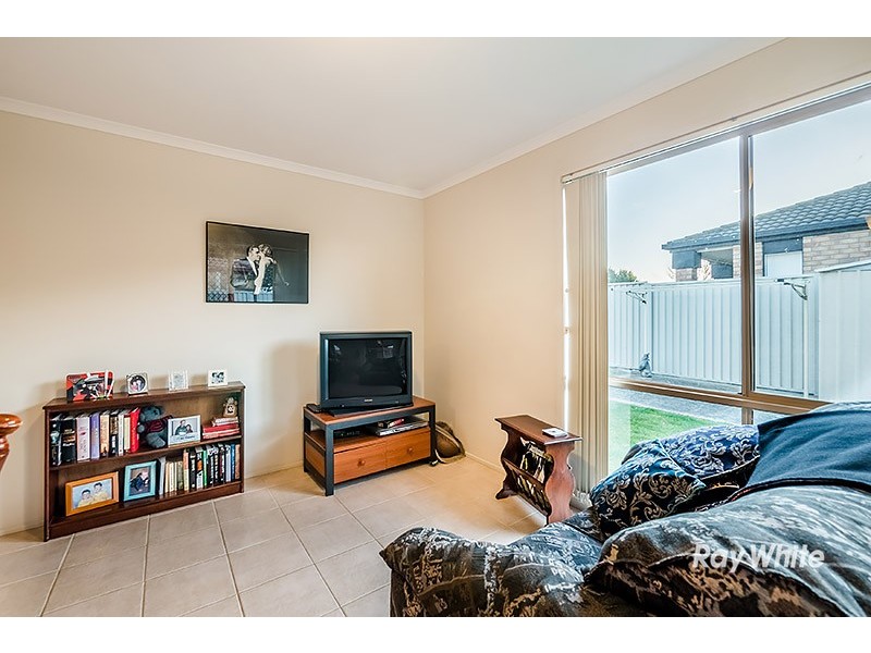 13 Willowbank Place, Cranbourne East VIC 3977