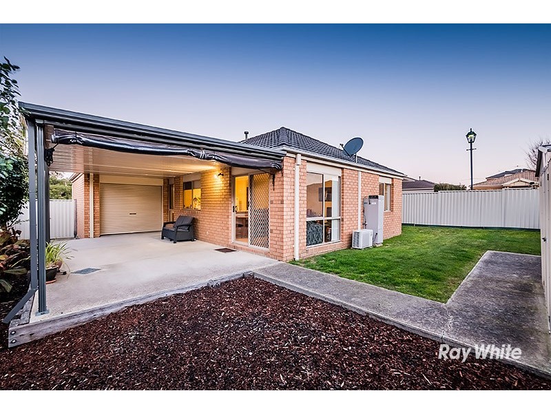 13 Willowbank Place, Cranbourne East VIC 3977