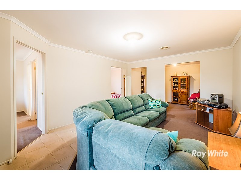 13 Willowbank Place, Cranbourne East VIC 3977