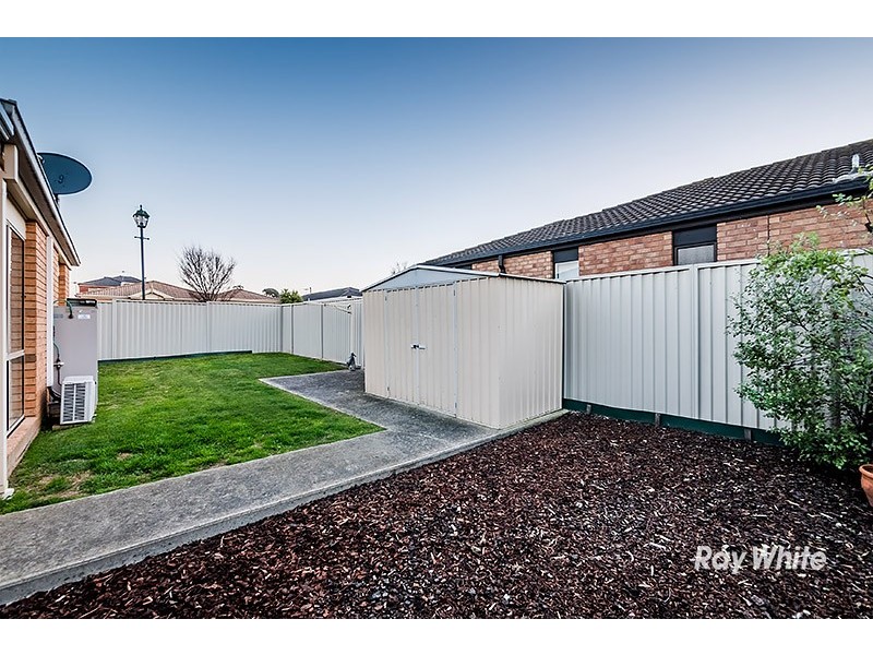13 Willowbank Place, Cranbourne East VIC 3977
