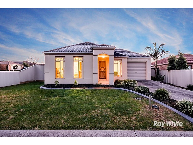 13 Willowbank Place, Cranbourne East VIC 3977