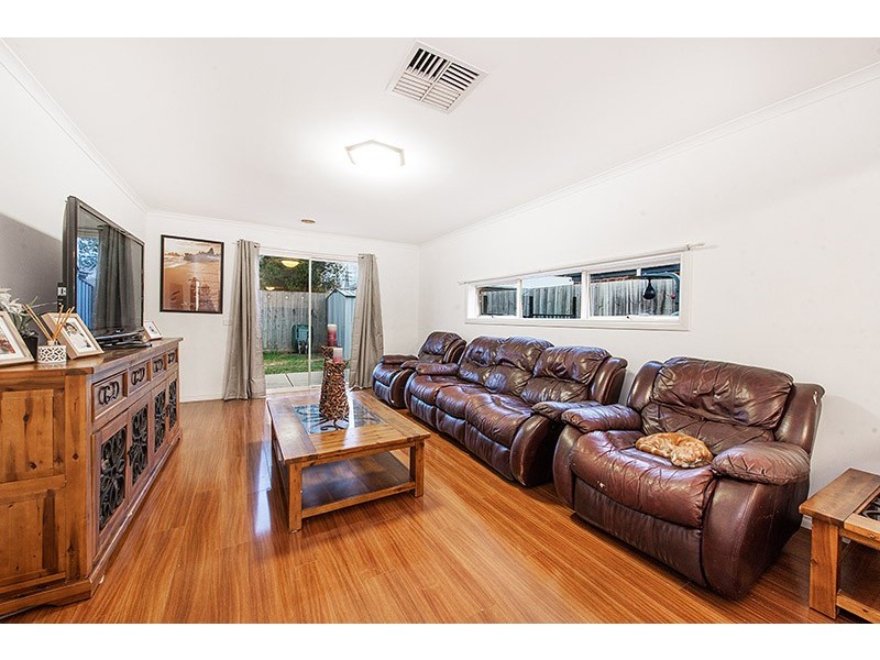 51 Calais Circuit, Cranbourne West VIC 3977