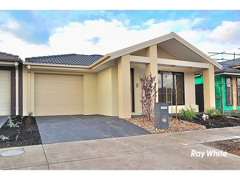 11 Hestia Avenue, Cranbourne West VIC 3977