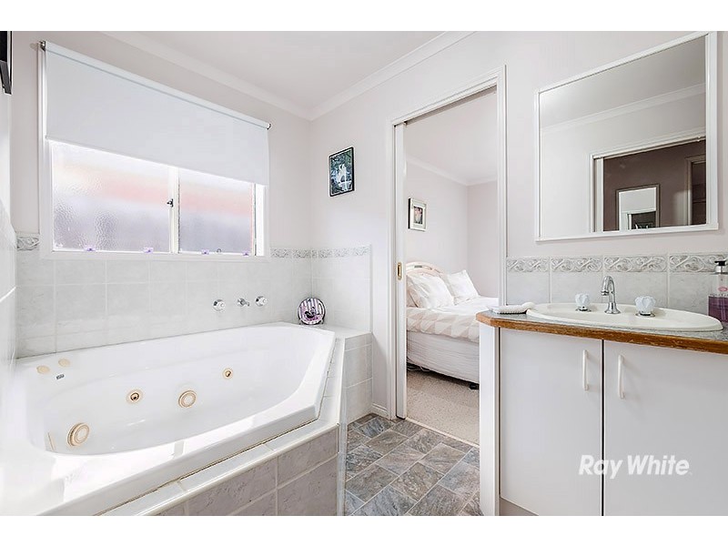 79 Laura Drive, Hampton Park VIC 3976