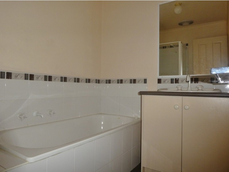 10A Breamlea Way, Cranbourne West VIC 3977