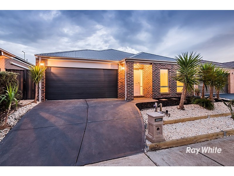 18 San Fratello Street, Clyde North VIC 3978