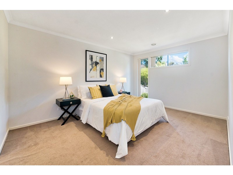 8 Islington Avenue, Cranbourne North VIC 3977