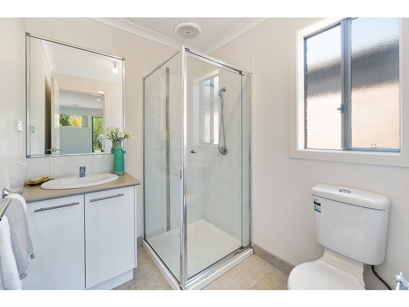 8 Islington Avenue, Cranbourne North VIC 3977