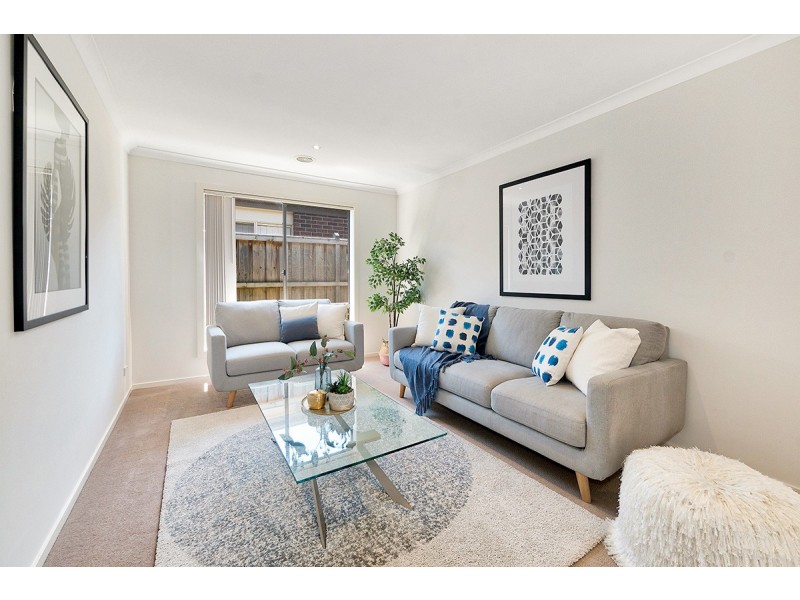 8 Islington Avenue, Cranbourne North VIC 3977