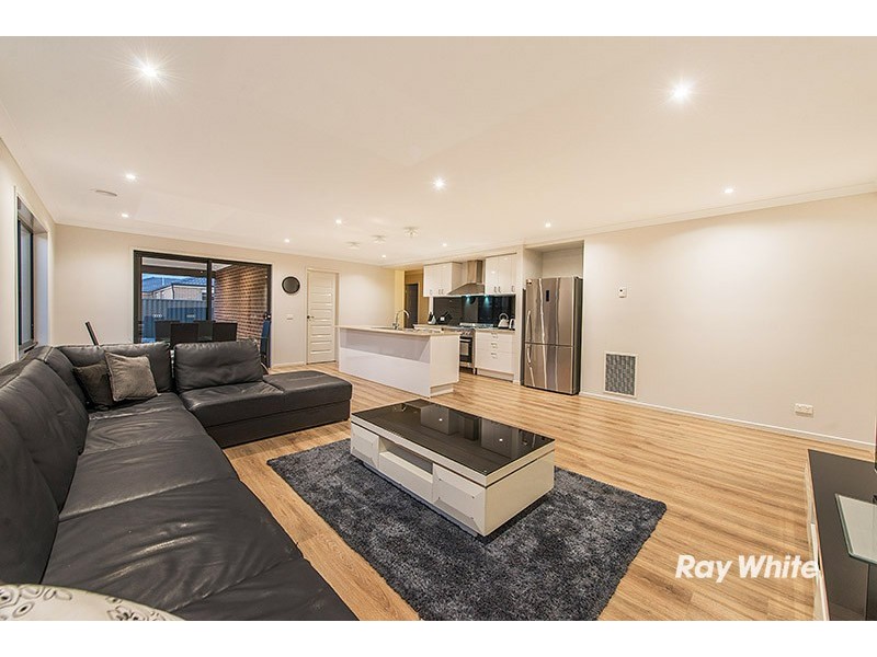 11 Baranello Crescent, Cranbourne East VIC 3977