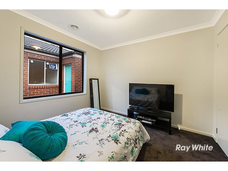 11 Baranello Crescent, Cranbourne East VIC 3977