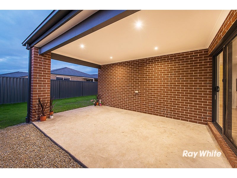 11 Baranello Crescent, Cranbourne East VIC 3977