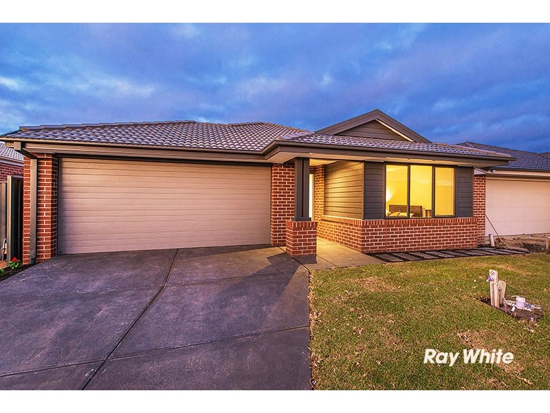 11 Baranello Crescent, Cranbourne East VIC 3977