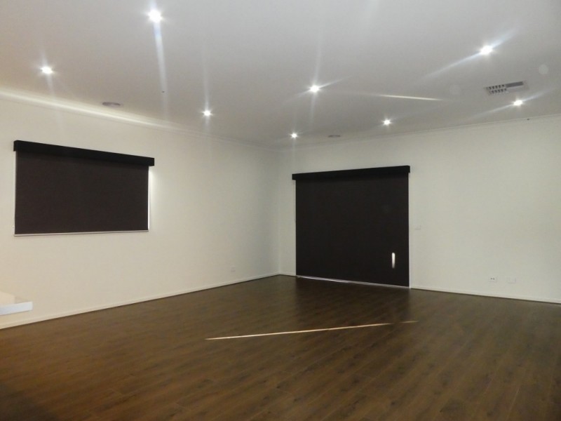 14 Amburla Drive, Cranbourne North VIC 3977