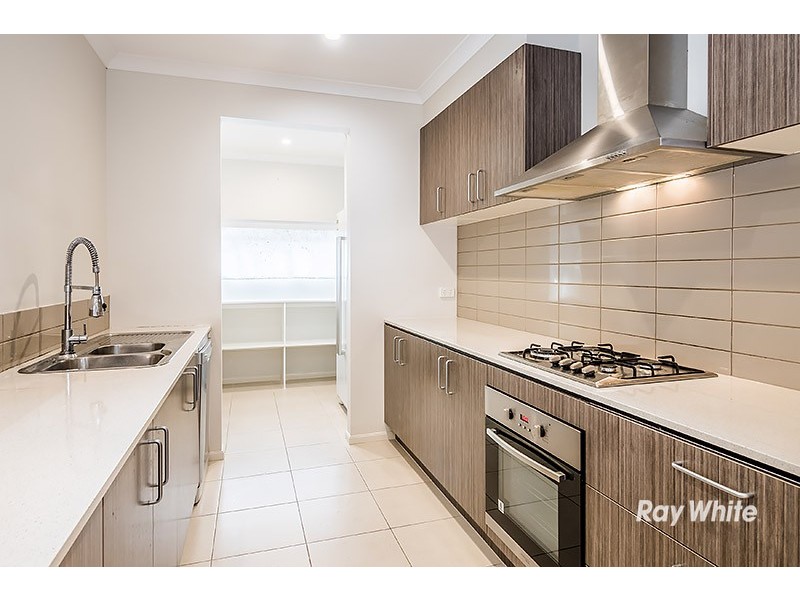 64 City Vista Circuit, Cranbourne West VIC 3977