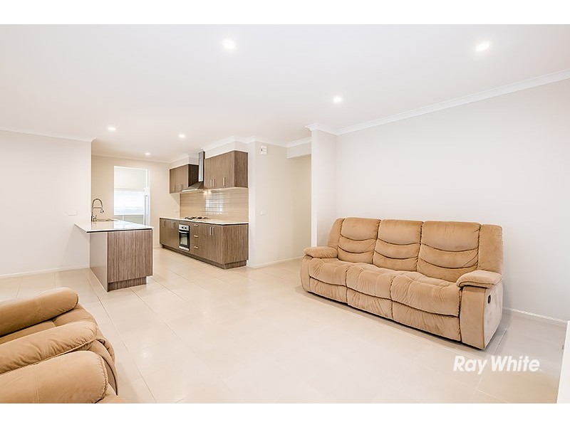 64 City Vista Circuit, Cranbourne West VIC 3977