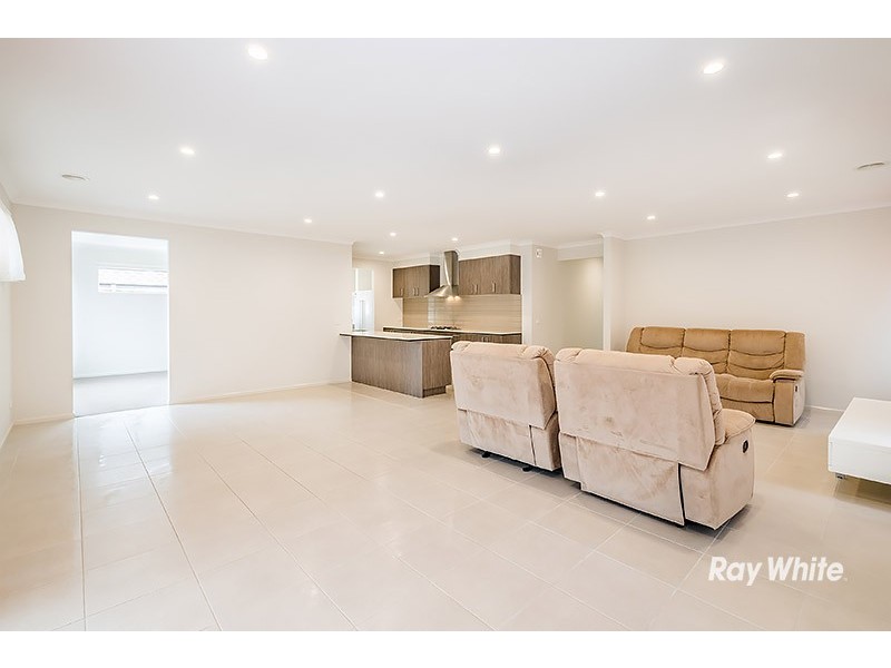 64 City Vista Circuit, Cranbourne West VIC 3977