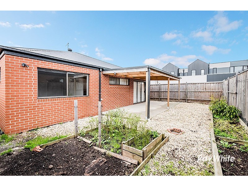 64 City Vista Circuit, Cranbourne West VIC 3977