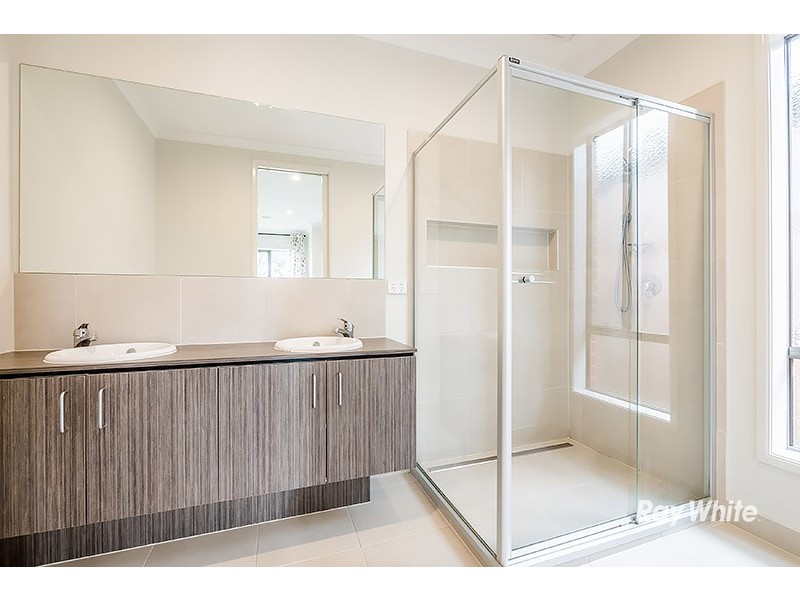 64 City Vista Circuit, Cranbourne West VIC 3977