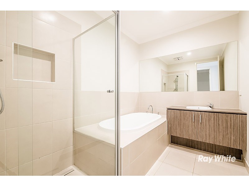 64 City Vista Circuit, Cranbourne West VIC 3977