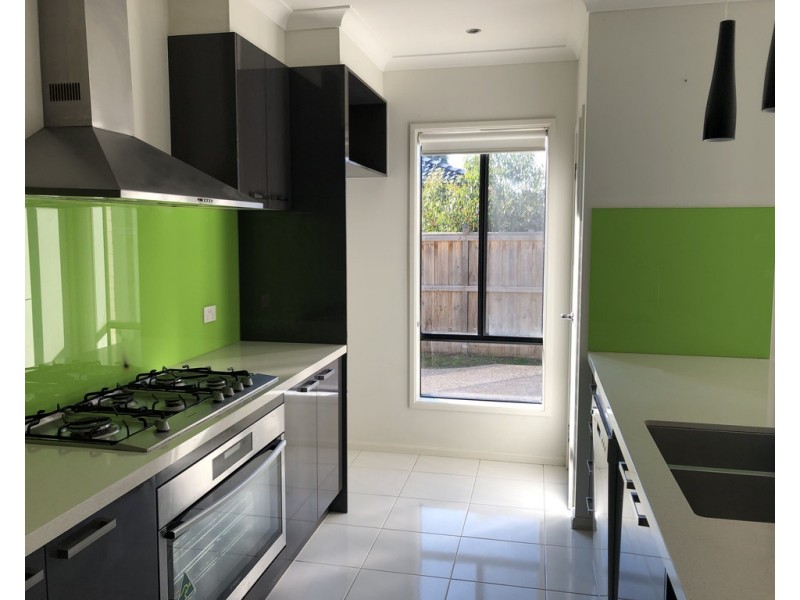 14 Davenport Crescent, Cranbourne West VIC 3977