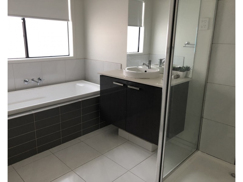 14 Davenport Crescent, Cranbourne West VIC 3977