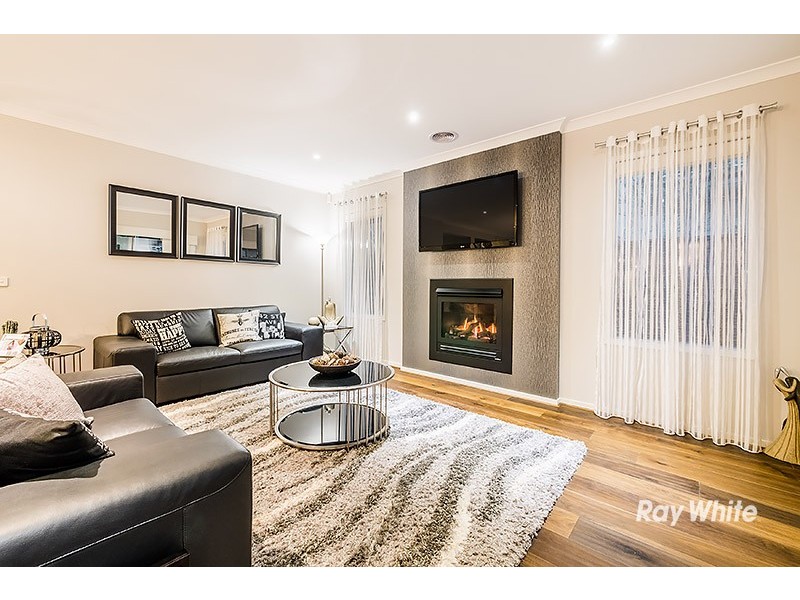 16 Percheron Way, Clyde North VIC 3978