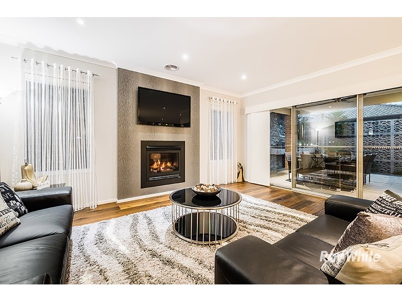 16 Percheron Way, Clyde North VIC 3978