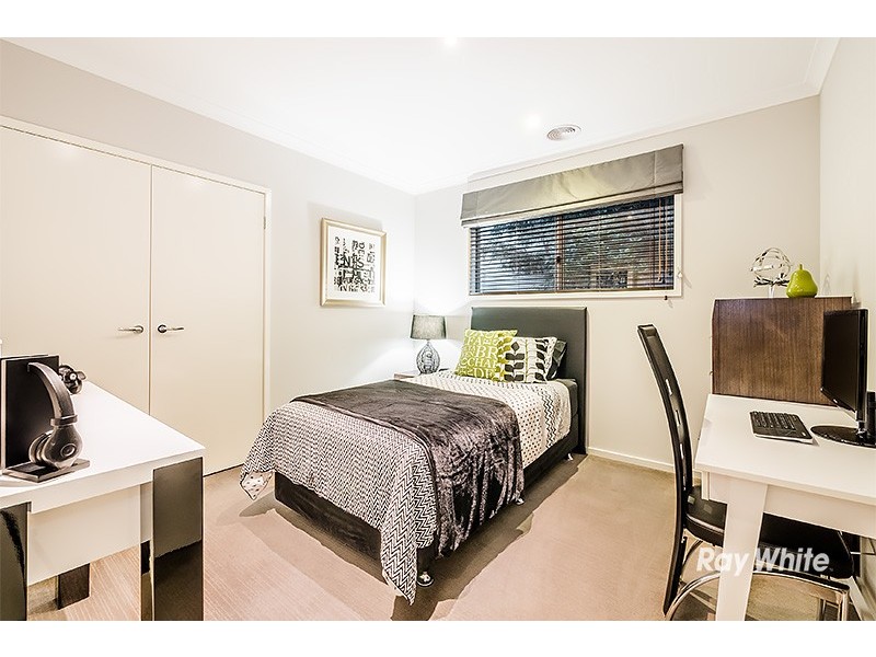 16 Percheron Way, Clyde North VIC 3978