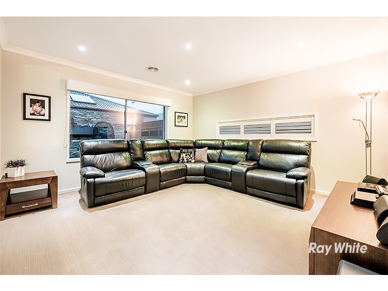16 Percheron Way, Clyde North VIC 3978