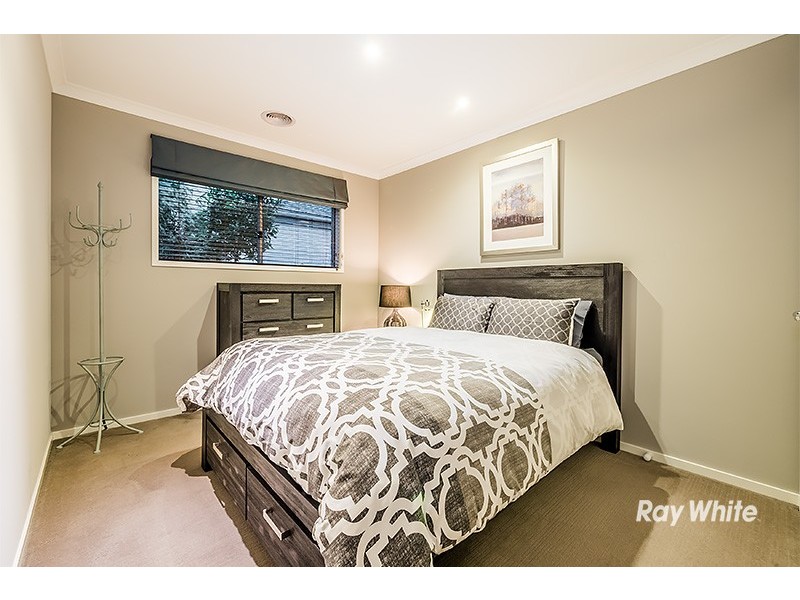 16 Percheron Way, Clyde North VIC 3978