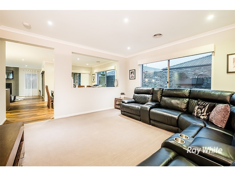 16 Percheron Way, Clyde North VIC 3978