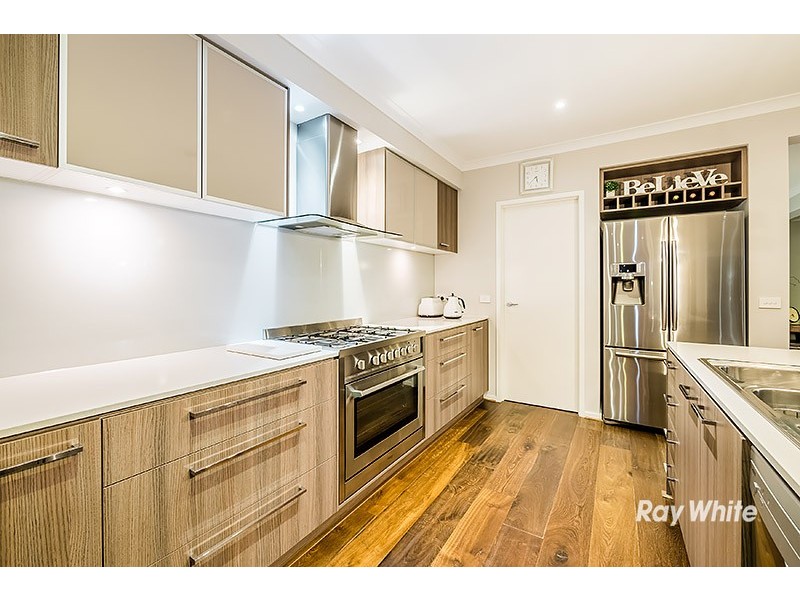 16 Percheron Way, Clyde North VIC 3978