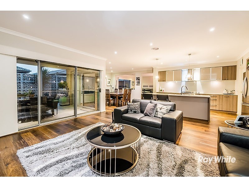 16 Percheron Way, Clyde North VIC 3978