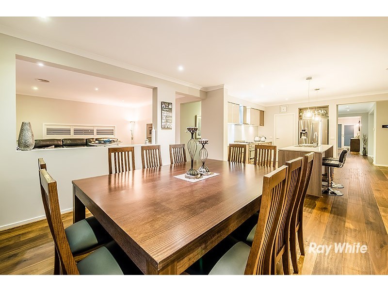 16 Percheron Way, Clyde North VIC 3978