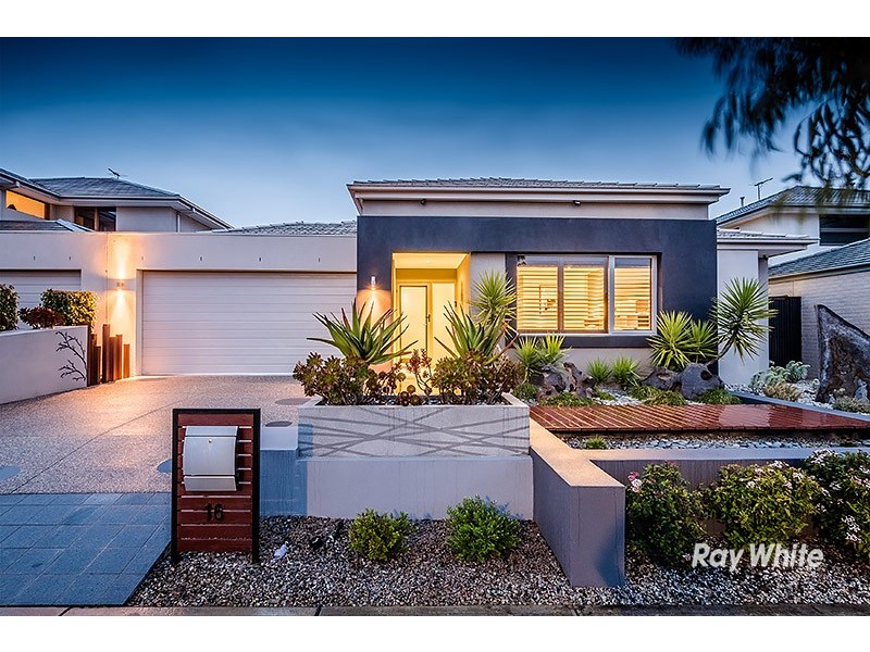 16 Percheron Way, Clyde North VIC 3978