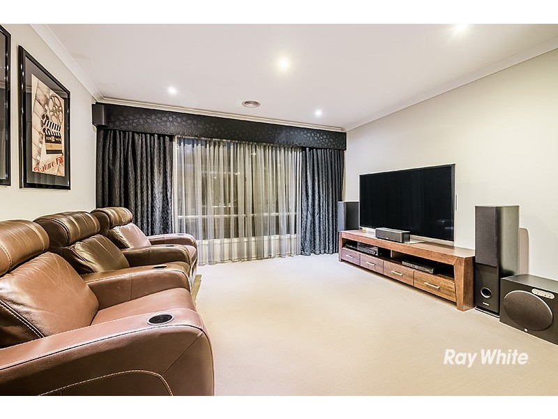 16 Percheron Way, Clyde North VIC 3978