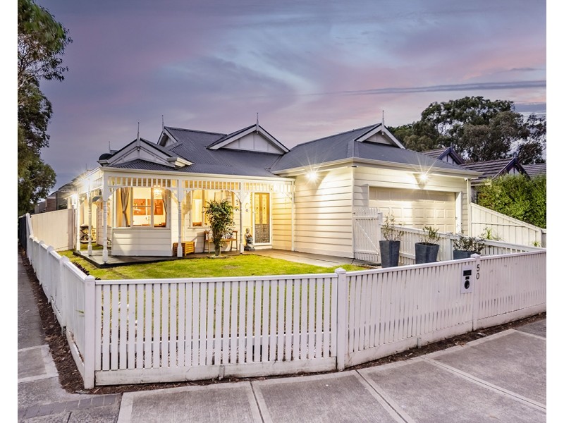 50 Henry Lawson Drive, Lynbrook VIC 3975