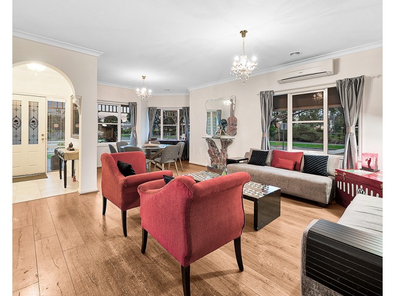 50 Henry Lawson Drive, Lynbrook VIC 3975