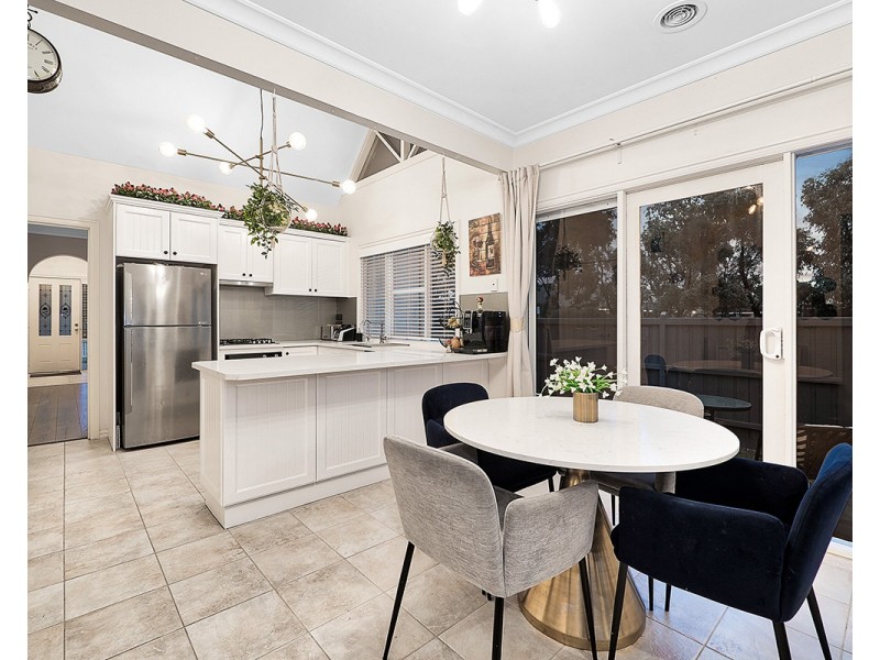 50 Henry Lawson Drive, Lynbrook VIC 3975