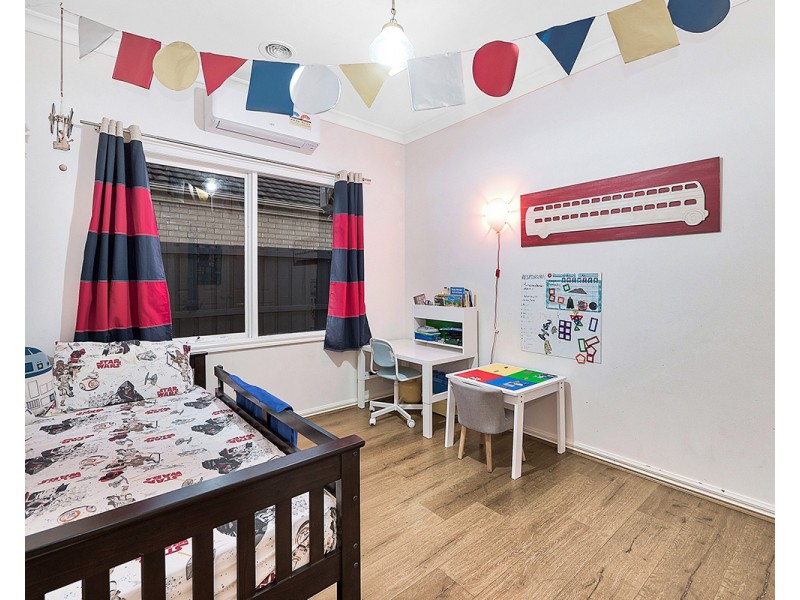 50 Henry Lawson Drive, Lynbrook VIC 3975