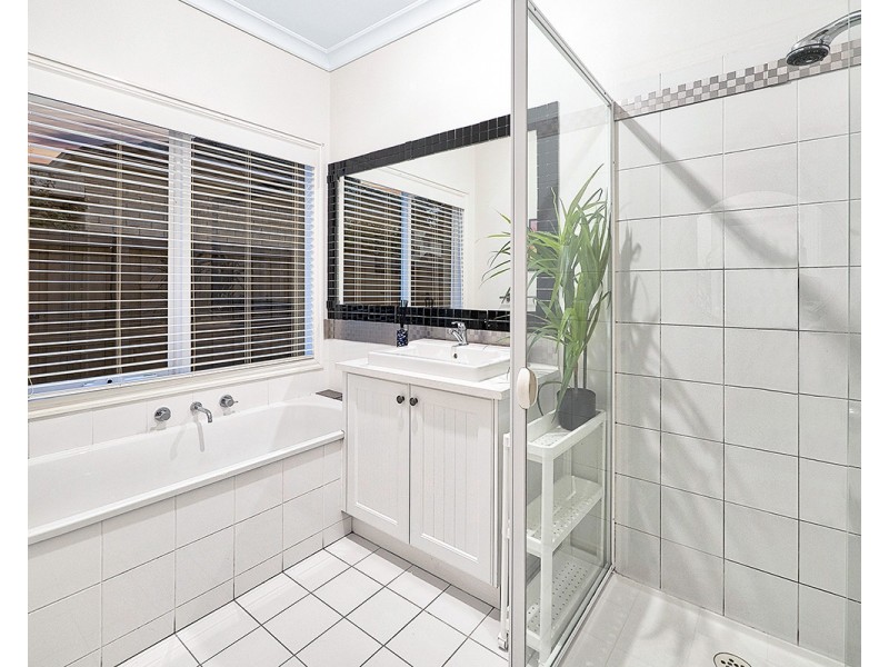 50 Henry Lawson Drive, Lynbrook VIC 3975