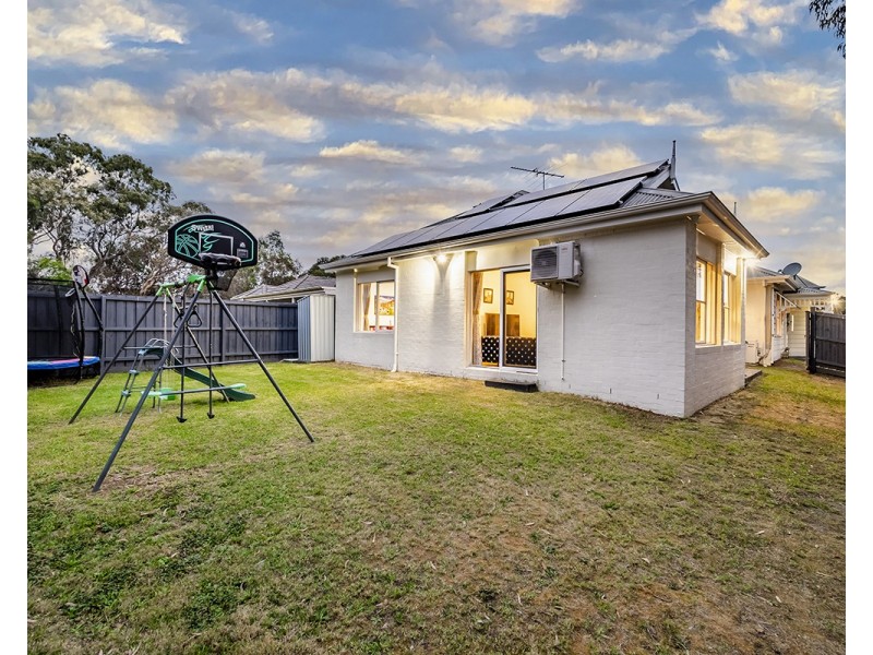 50 Henry Lawson Drive, Lynbrook VIC 3975