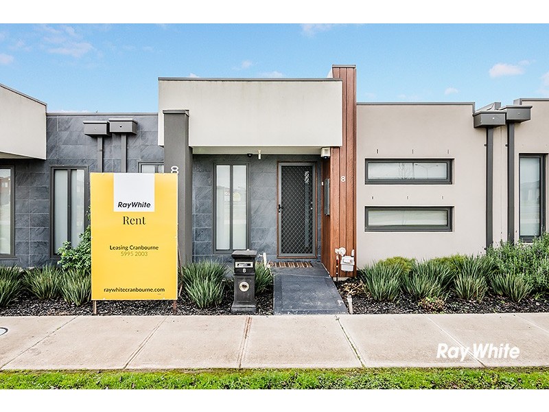 8 Kavanagh Lane, Clyde North VIC 3978