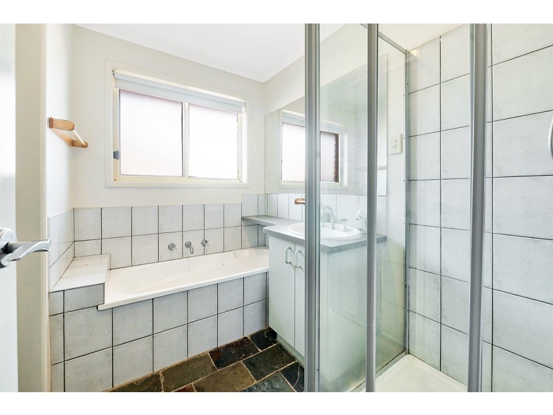 3 Don Drive, Cranbourne West VIC 3977