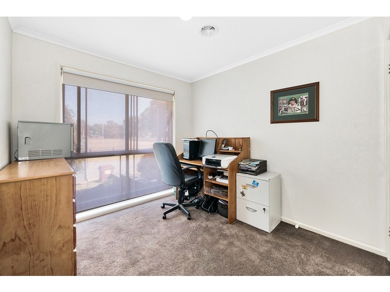 3 Don Drive, Cranbourne West VIC 3977